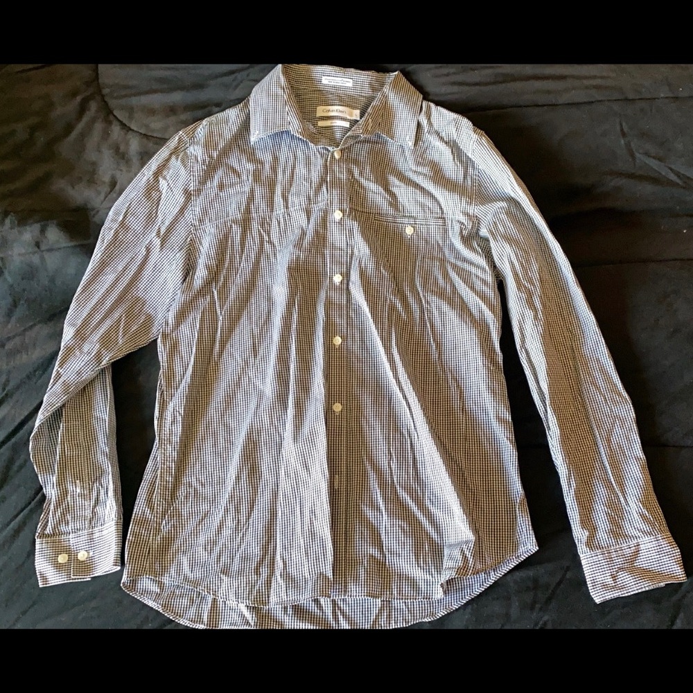 Calvin Klein slim fit plaid button down shirt - L